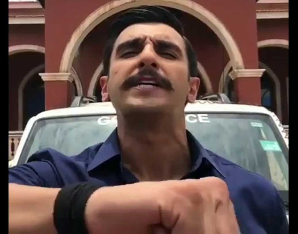 রণবীরের ‘হায়েস্ট ওপেনিং’ সিনেমা এটি। মুক্তির দিনই ২০.৭২ কোটি টাকার ব্যবসা করেছিল ‘সিম্বা’।