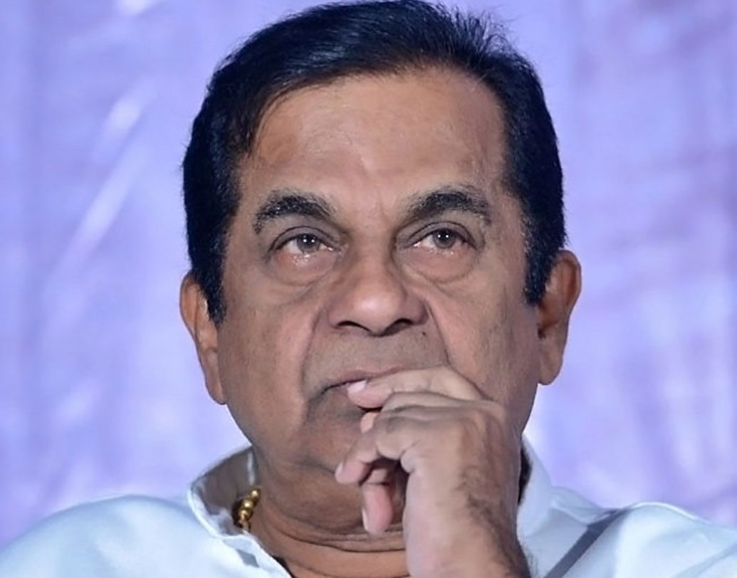 দিন কয়েক আগে হঠাৎই অসুস্থ হয়ে পড়েন তেলুগু ইন্ডাস্ট্রির এই ‘কমেডি কিং’। গতকালই মুম্বইতে ৬২ বছরের এই অভিনেতার বাইপাস সার্জারি হয়। খ্যাতনামা কৌতুকাভিনেতার দ্রুত আরোগ্য কামনায় শুরু হয়ে যায় দেশজুড়ে প্রার্থনা। হাসপাতালের তরফে জানানো হয়েছে, অভিনেতা এখন অনেকটাই সুস্থ।