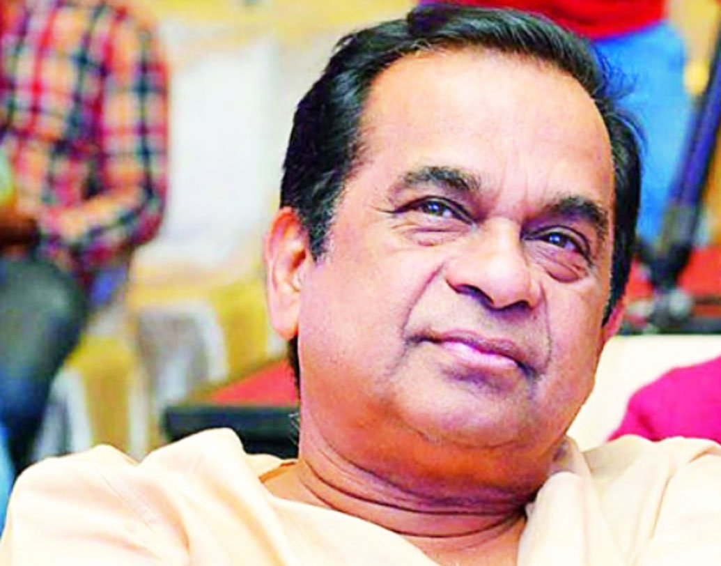 অভিনেতার অসুস্থতার খবর শুনেই দেশজুড়ে নানান বয়সের মানুষ টুইট করতে থাকেন। অভিনেতার দ্রুত আরোগ্য কামনা করে সোশ্যাল মিডিয়ায় যেন ঝড় উঠে যায় এক নিমেষে।