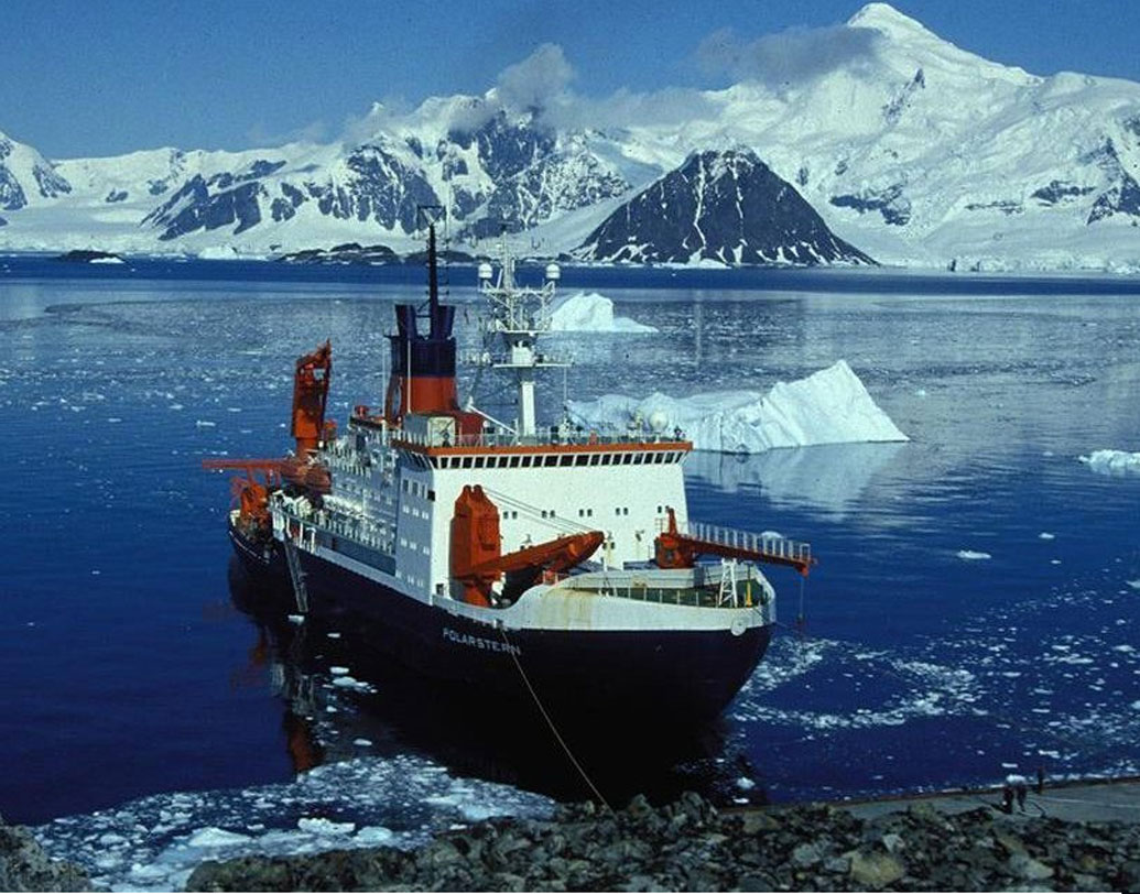 পরমাণুশক্তি চালিত বরফভেদী রুশ জাহাজের পাল্টা জাহাজ আনতে চলেছে আমেরিকাও। ২০২০ সালে নতুন একটি পরমানবিক ক্ষমতা সম্পন্ন বরফভেদী জাহাজ আনার কথা আমেরিকার। এ ছাড়াও ২০১৮ সালের শেষের দিকে চিনও এমন একটি জাহাজ আনার কথা ঘোষণা করেছে।