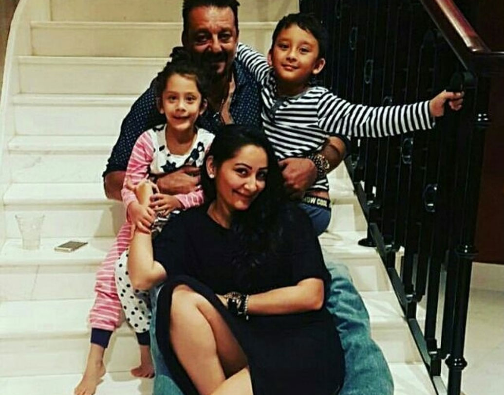 সঞ্জয় দত্ত ও মান্যতা দত্তের সন্তান বছর সাতের শাহরান দত্ত ও ইকরা দত্তের সম্পত্তির পরিমাণ প্রায় ৩৯১ কোটি।