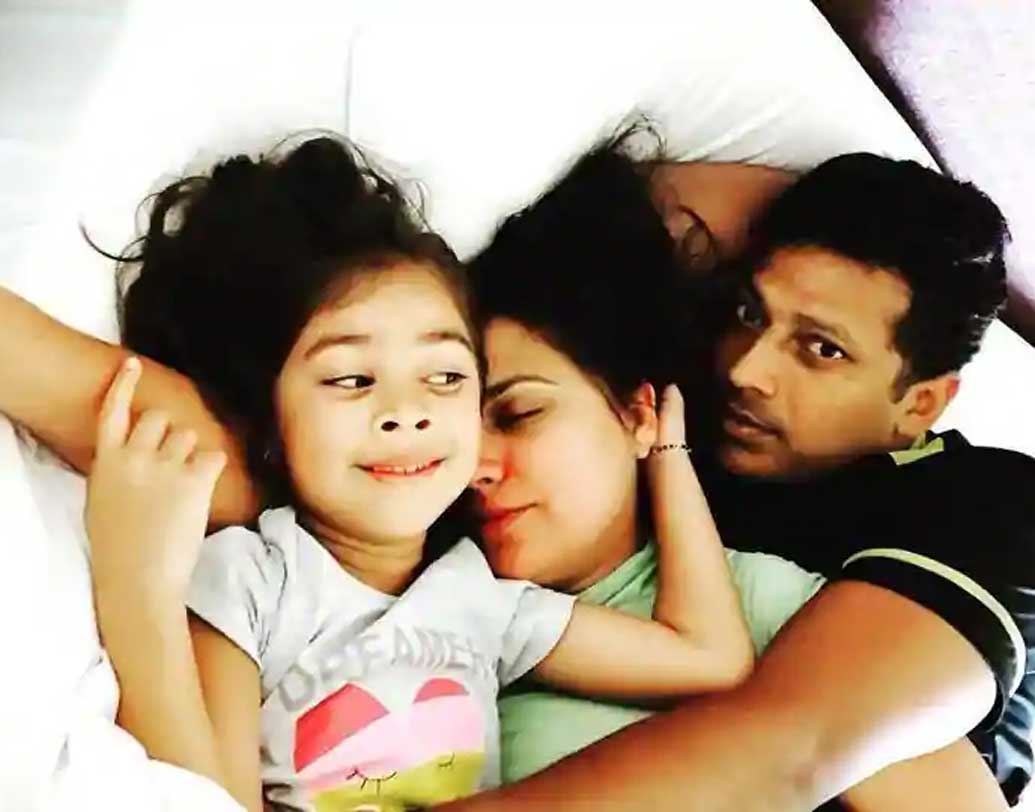 সায়রা দত্ত, নামটা চেনা চেনা লাগছে? বলিউড অভিনেত্রী লারা দত্ত ও টেনিস তারকা মহেশ ভূপতির মেয়ে সায়রা। ছয় বছরের সারার নামে নাকি প্রায় ৫৭ কোটি টাকার সম্পত্তি রেখেছেন তাঁর বাবা-মা