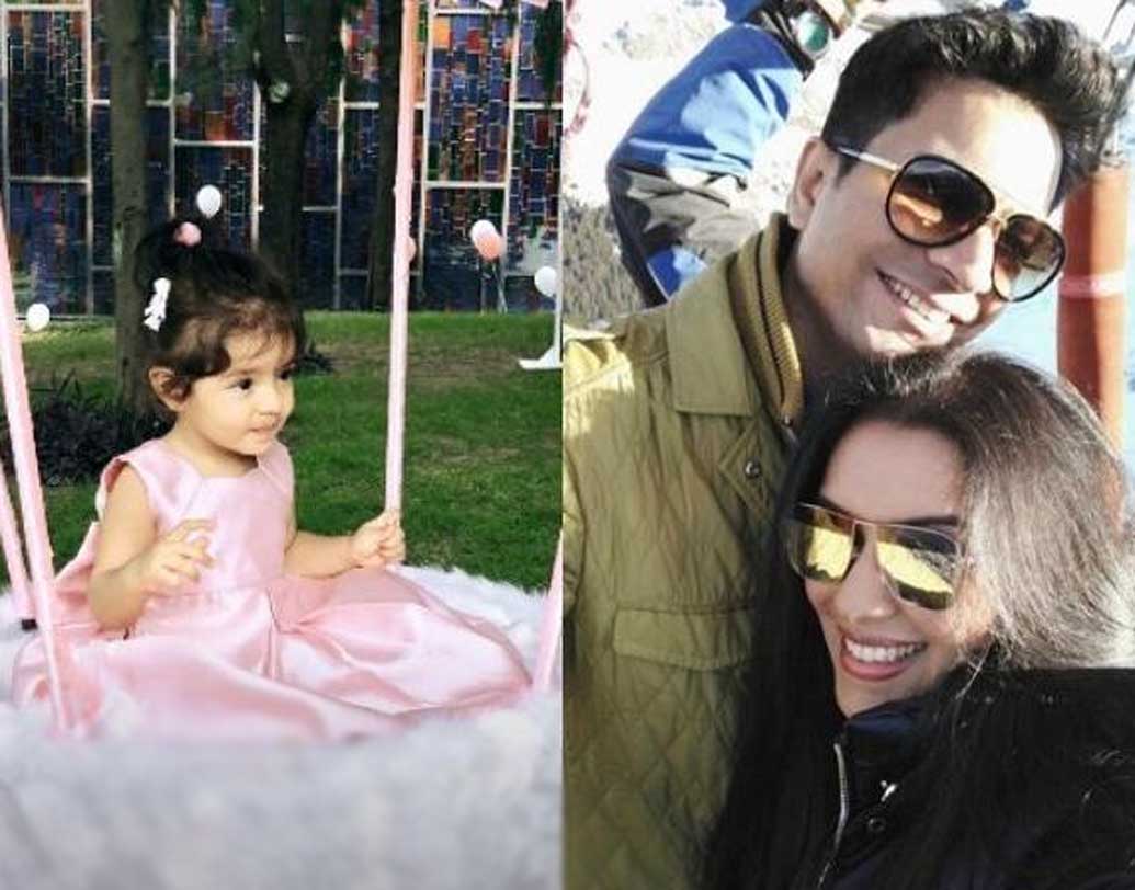 মা অভিনেত্রী আসিন, বাবা মাইক্রোম্যাক্সের সিইও রাহুল শর্মা। আসিন ও রাহুলের দেড় বছরের কন্যাসন্তান আরিনের সম্পত্তির পরিমাণ ৪০০ কোটি টাকারও বেশি।