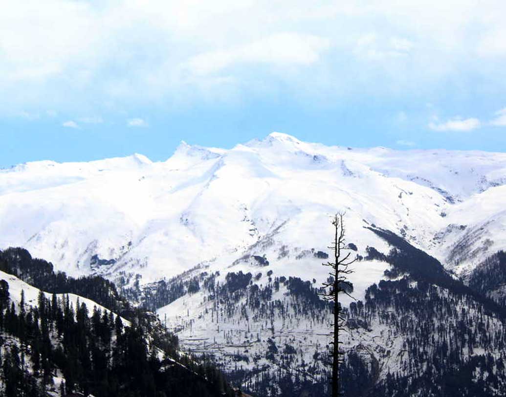 সোলাং ও রুয়ার মতো গ্রামে আবার চুপ থাকার পাশাপাশি বন্ধ থাকে কৃষিকাজও।