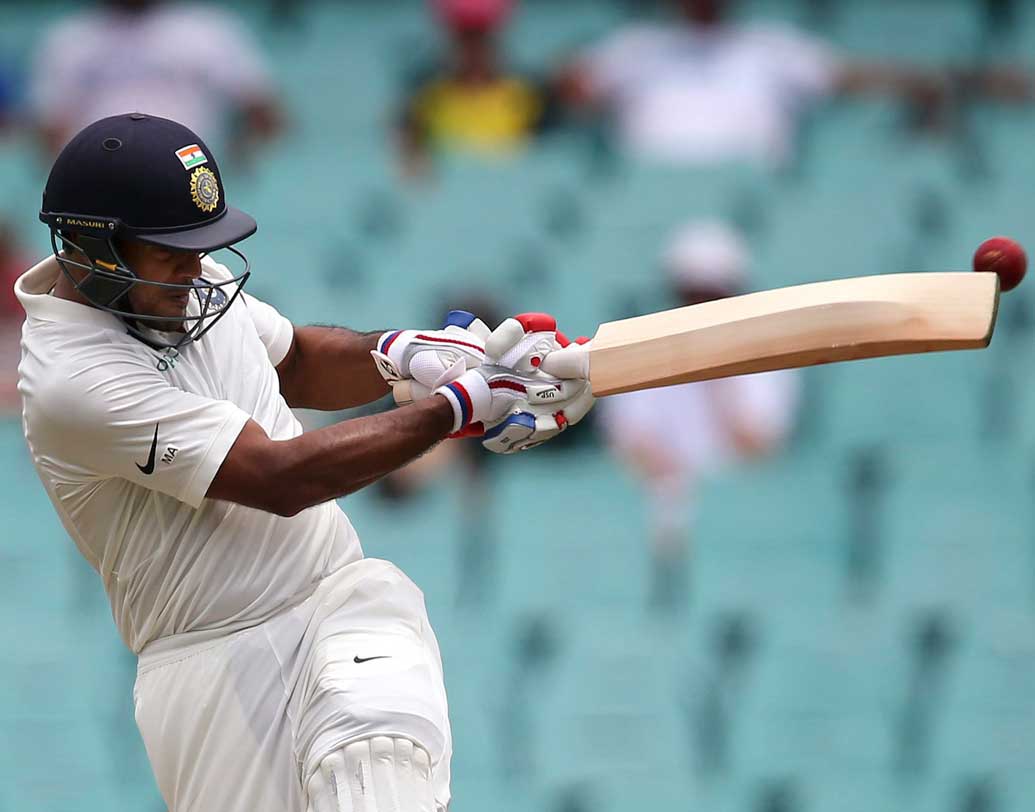 টেস্টে ওপেনার হিসেবে নিজেকে প্রমাণ করেছেন ময়াঙ্ক আগরওয়াল। দু’টি টেস্ট মিলিয়ে মোট ১৯৫ রান করেছেন তিনি। এ বার পৃথ্বী শ দলে ফিরে এলে টেস্টে ওপেনিং সমস্যা মিটে যেতে পারে বলেই আশা।