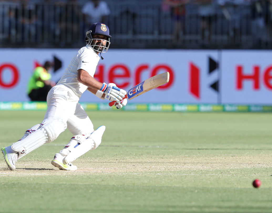 অজিঙ্ক রাহানে: ধীরে ধীরে ফর্মে ফিরছেন রাহানে। ৭৬ বলে ৩৪ রান করে গত ম্যাচের প্রথম ইনিংসে ক্রিজে ছিলেন অনেকক্ষণ। সিরিজে একটি হাফ সেঞ্চুরিও করেছেন।