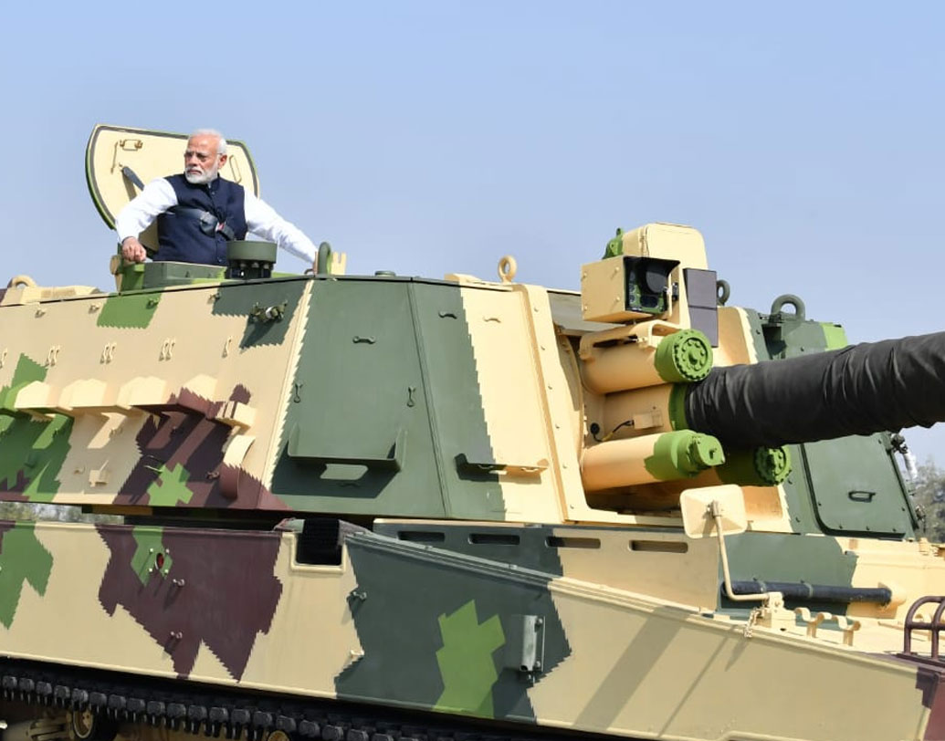 ট্যাঙ্ক তৈরিতে ৫০ শতাংশ দেশীয় সরঞ্জাম ব্যবহার করা হয়েছে। ২০১৭-য় বরাত পেয়েছিল এল অ্যান্ড টি। দক্ষিণ কোরিয়ার হানওয়া টেক উইন সংস্থার সঙ্গে যৌথ ভাবে ‘মেক ইন ইন্ডিয়া’র ব্র্যান্ডের অধীনে তৈরি করা হয়েছে এই ট্যাঙ্ক।