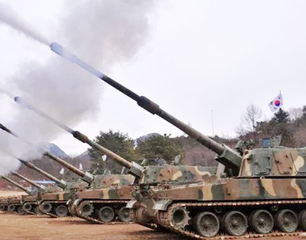 ১৫৫ মিলিমিটার/৫২ ট্র্যাকড সেলফ প্রপেলড এই ট্যাঙ্ক দক্ষিণ কোরিয়ার কে-৯ থান্ডারের আদলে তৈরি।