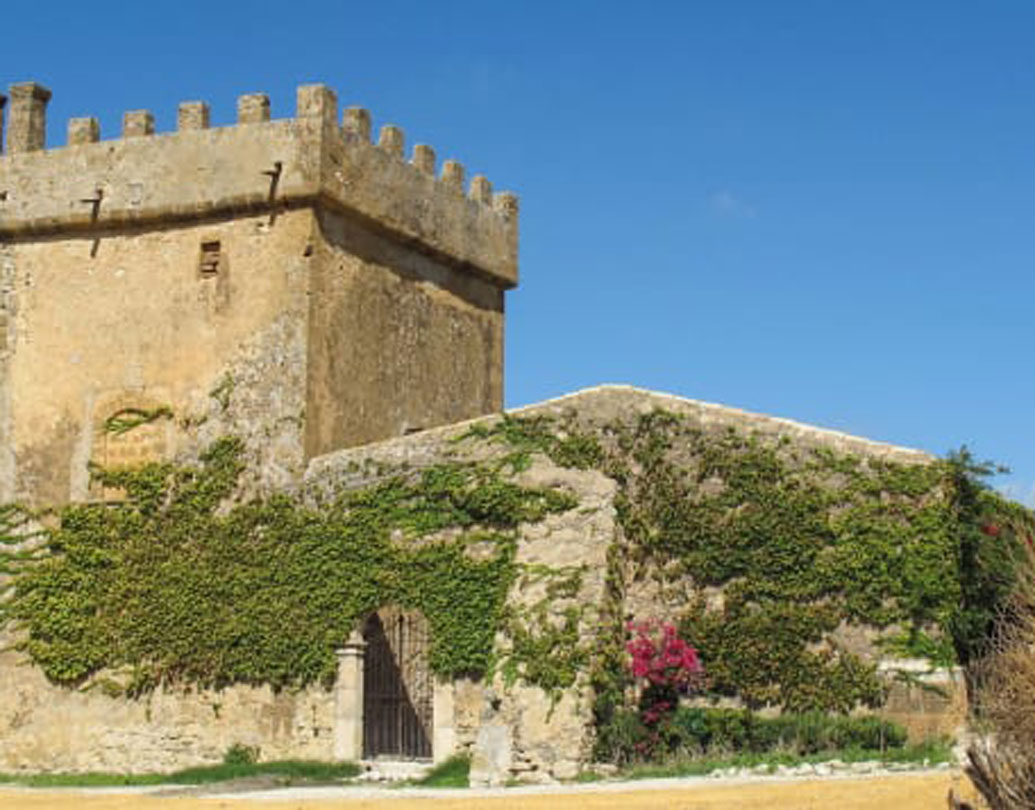 এ ছাড়া নিরাপত্তা আমানত হিসেবে নেওয়া হবে ৫ হাজার ইউরো। সংস্কার হয়ে গেলে তা ফেরত পাবেন নতুন মালিক।