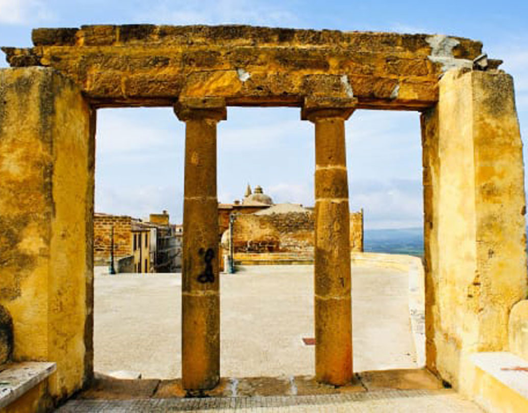 জুসেপ্পে ক্যাসোপ্পা বলেন, ‘সাম্বুকায় বাড়ি কিনলে কেউ হতাশ হবেন না। সাম্বুকায় এলে সবারই মনে হবে ভূ-স্বর্গ। প্রাকৃতিক সম্পদের ভেতর শহরটি অবস্থিত। এর সঙ্গে অনেক ইতিহাস জড়িয়ে আছে।