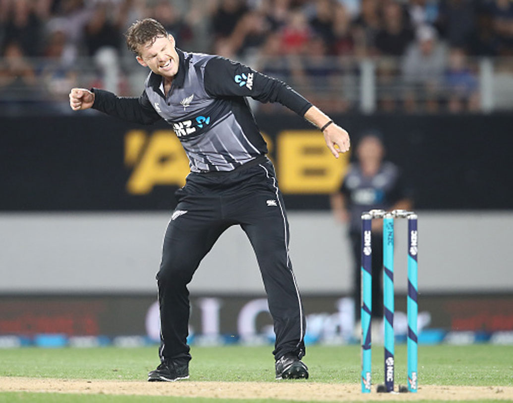 লকি ফার্গুসন: দেশের হয়ে চল্লিশের বেশি টি-২০ ম্যাচ খেলেছেন। বোলিং গড় ২৬-এর সামান্য বেশি।