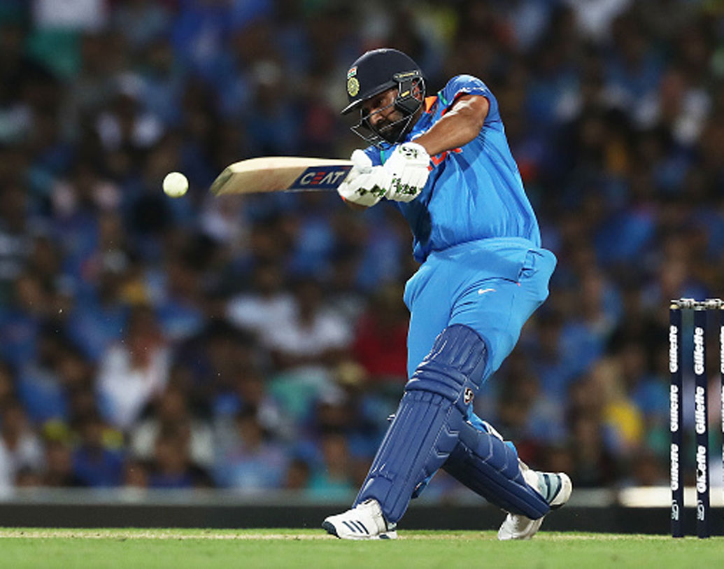 রোহিত শর্মা: একদিনের ম্যাচে ভারতের অন্যতম বড় ভরসা। গত বছর একদিনের ক্রিকেটে হাজারের বেশি রান করা রোহিত দারুণ ফর্মে রয়েছেন। যে দিন খেলেন, সে দিন রাজার মতো খেলেন। কিন্তু, ধারাবাহিকতার অভাব রোহিতের বড় সমস্যা।