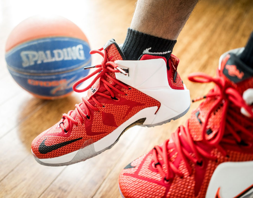 হাঁটা, খেলা বা দৌড়নোর সময় কী ভাবে জুতো ফিট হবে, তাও প্রোগামিং করা থাকবে তাতে।