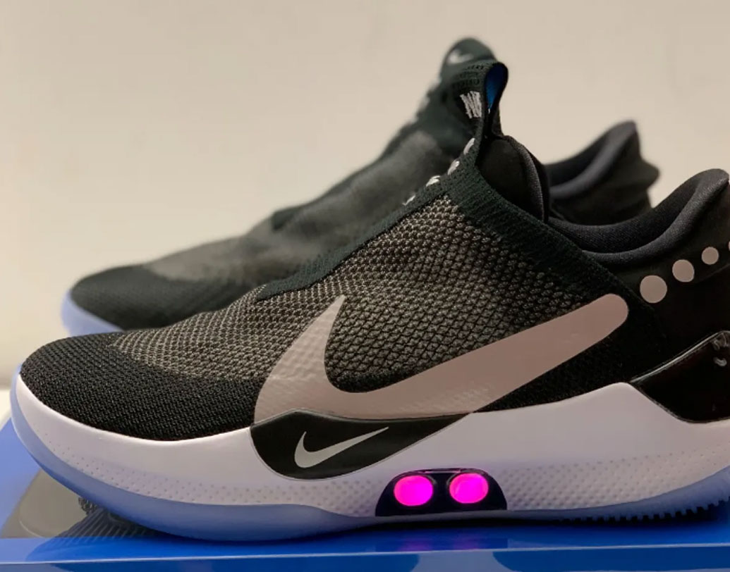 নাইকি জানিয়েছে, তাদের এই জুতোটি চার্জেবল। প্রতি জোড়ার জন্য একটি করে রিচার্জিং ম্যাট থাকবে, যা বিনামূল্যে পাওয়া যাবে জুতো কিনলে।