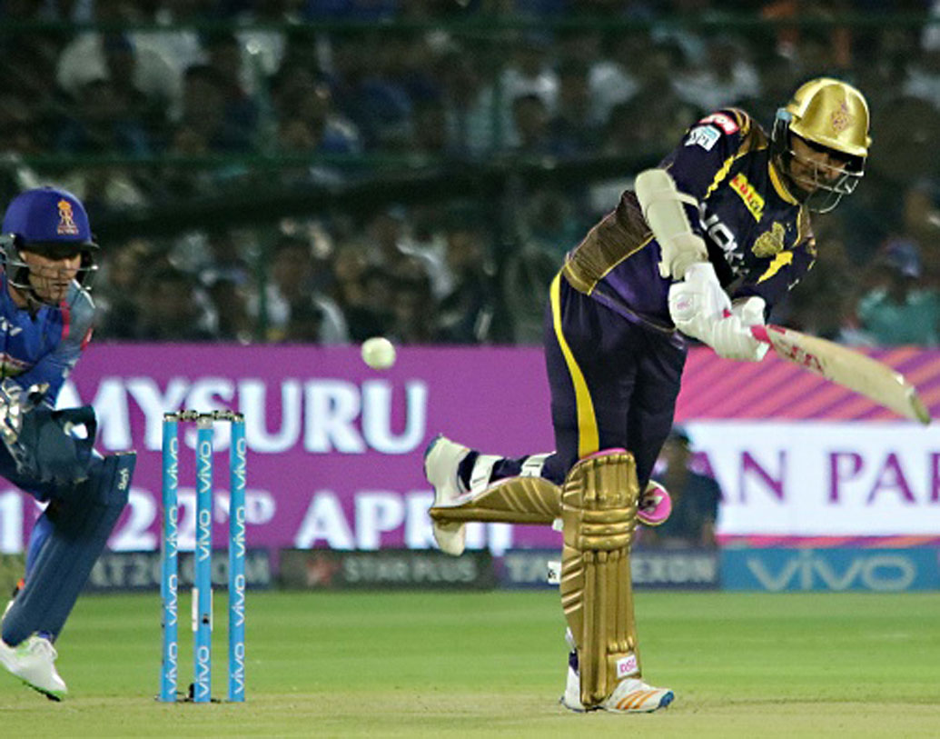 ক্রিস লিন এবং সুনীল নারিন: কলকাতার হয়ে নারিন ৪৮ ইনিংসে প্রায় ৭০০ রান করেছেন। অন্যদিকে, ২৮ ম্যাচে ৮৭৫ রান করেছেন লিন। গড় ৩৫। ইনিংসের শুরুতে দ্রুত রান তোলার ক্ষেত্রে নারিন বার বার নজর কেড়েছেন।