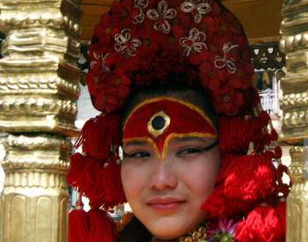 শুধু তাই নয়, কয়েকশ পশু বলি দেখেও নাকি যে শিশু কাঁদবে না, বিচলিত হবে না, অন্ধকার ঘরে রক্ত কিংবা সাপ দেখে ভয় পাবে না, এমন কিছু নির্ধারিত মাপকাঠিও রয়েছে।