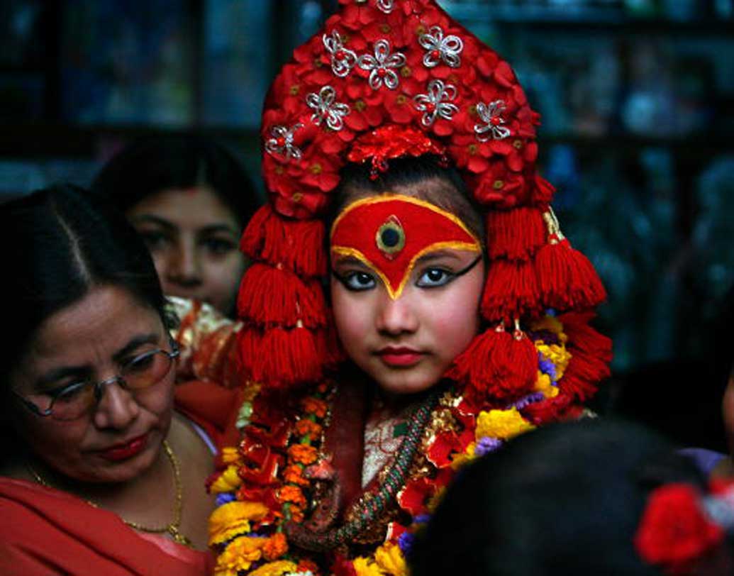 সবাই সারাক্ষণ আদর-যত্নে আগলে রাখতেন তাঁকে। প্রথম বার স্কুলে গিয়ে বকা খেয়ে ভয় পেয়ে গিয়েছিলেন, কারণ দেবী নয়, আসলে যে তিনি মানুষ, তা প্রথম বুঝতে পারলেন প্রীতি।