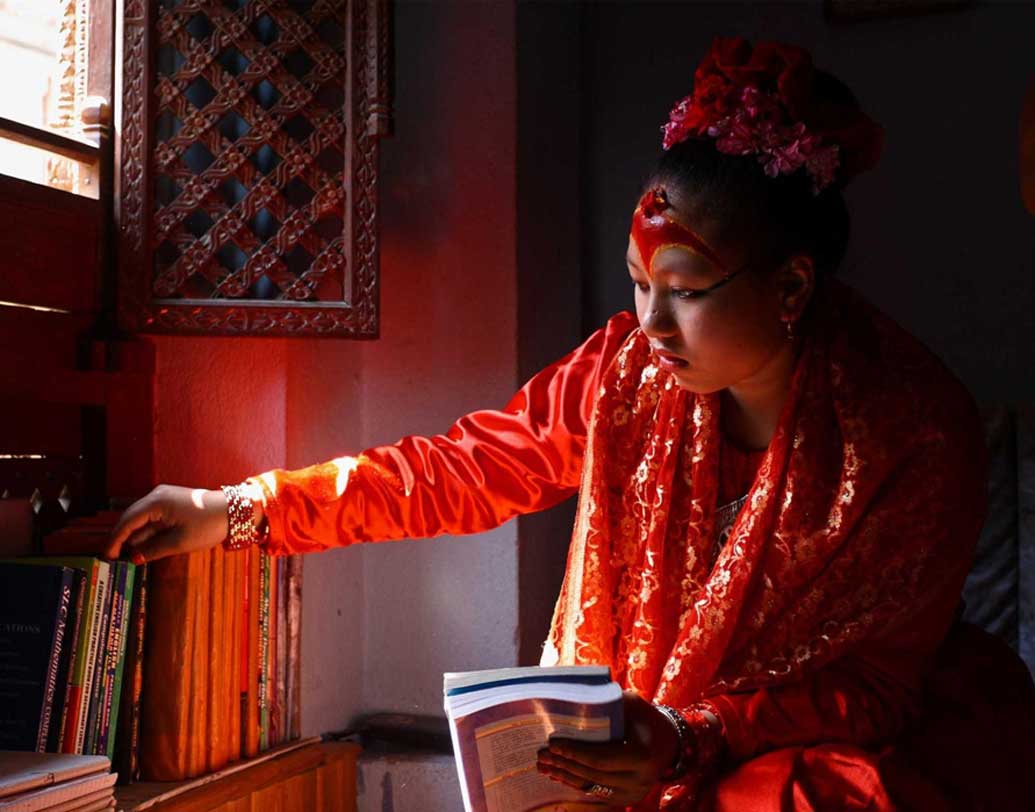 তবে প্রথম কুমারী যিনি স্কুলের পাঠ শেষ করেছেন, চুন্দা বজ্রাচার্য্যা নামের সেই তরুণী বলেন, নেওয়ার সংস্কৃতির অঙ্গ এটি। কারণ এর ফলে সমাজে মর্যাদা অনেকে বেড়ে যায়। কিন্তু কুমারী জীবনের প্রথা সম্পর্কে কিছু বলতেই চাননি তিনি।