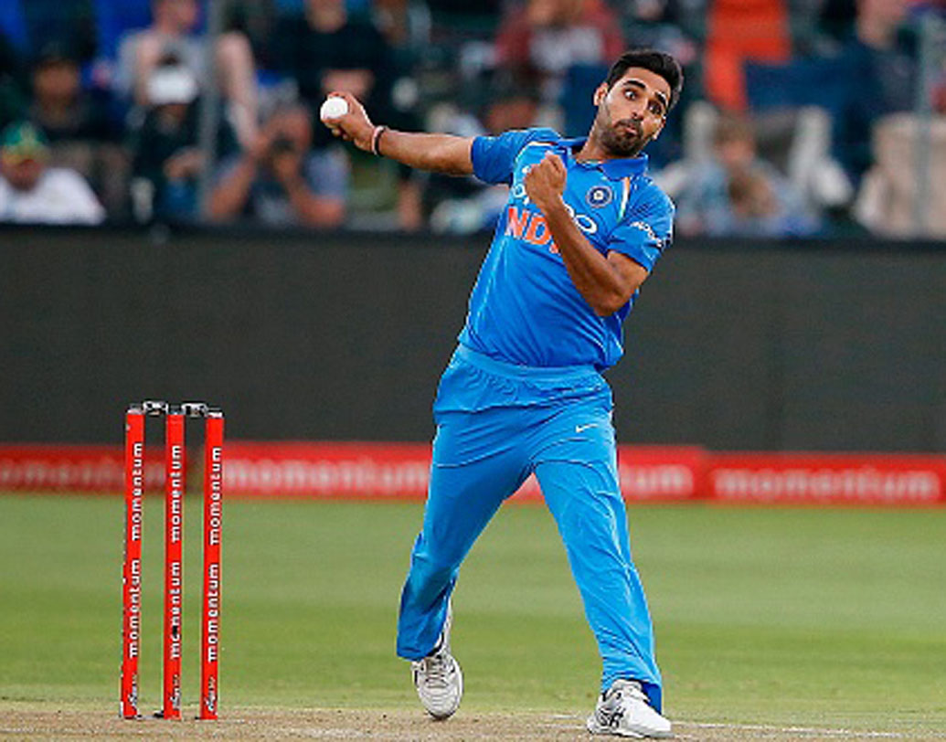 ডেথ ওভারে ভাল বল করতে হবে ভুবনেশ্বর কুমারকে। প্রথম দিকে ভাল বল করলেও শেষ দু-তিন ওভার প্রচুর রান দিয়েছেন ভুবি। পাশাপাশি বাতাসের বেগকে কাজে লাগাতে হবে সুইং মাস্টার মহম্মদ শামিকে।