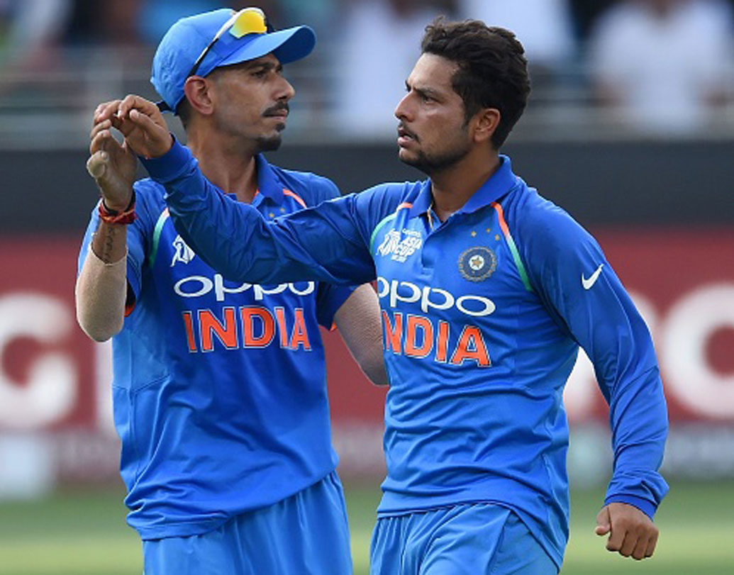 খুব সম্ভবত দুই জন স্পিনার খেলাবে ভারত। ঠাঁই পাওয়ার কথা কুলদীপ যাদব এবং যুজবেন্দ্র চহালের। এই দুই রিস্ট স্পিনারকে সামলাতে নাকানিচোবানি খেয়েছিলেন অজি ব্যাটসম্যানরা। কিউইদের বিরুদ্ধেও এই দুই জনকে কার্যকর ভূমিকা নিতে হবে।