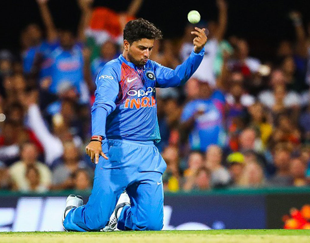 কেন উইলিয়ামসনকে ফ্ল্যাইটের ফাঁদে ফেলে আউট করলেন কুলদীপ। বাকিটা তখন সময়ের অপেক্ষা। মাত্র ১৫৭ রানে শেষ হয়ে যাওয়ার পর ভারতের জয় ছিল কেবল সময়ের অপেক্ষা।