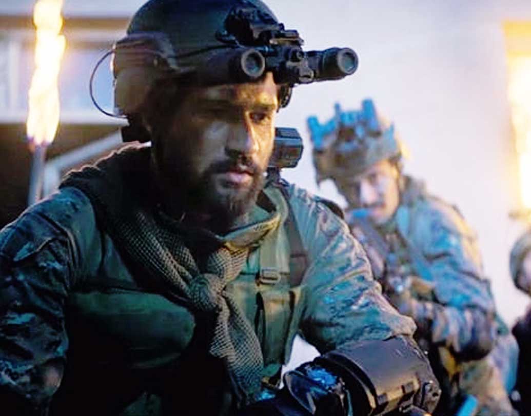 বছরের প্রথম ছবি হিসেবে ১০০ কোটির ক্লাবে জায়গা করে নিল ‘উরি: দ্য সার্জিকাল স্ট্রাইক’। একই সঙ্গে মুক্তি পেয়েছিল বিজয় রত্নাকর গুট্টে পরিচালিত ‘দি অ্যাক্সিডেন্টাল প্রাইম মিনিস্টার’। সেই ছবিকে হেলায় হারিয়ে ‘হিট’লিস্টে নাম তুলে ফেলেছে ‘উরি: দ্য সার্জিকাল স্ট্রাইক’।