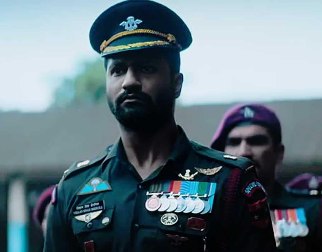 ‘দি অ্যাক্সিডেন্টাল প্রাইম মিনিস্টার’ এবং ‘উরি: দ্য সার্জিক্যাল স্ট্রাইক’ দু’টি ছবি একই দিনে মুক্তি পেয়েছিল। লোকসভা ভোটের আগে দু’টি সিনেমাই বিজেপির বাজি ছিল। তবে, ‘অ্যাক্সিডেন্টাল...’ বক্স অফিসে সাফল্যের মুখ দেখেনি। আর রিলিজের ১০ দিনের মধ্যেই ‘উরি...’ ১০০ কোটির ক্লাবে জায়গা করে নিল।