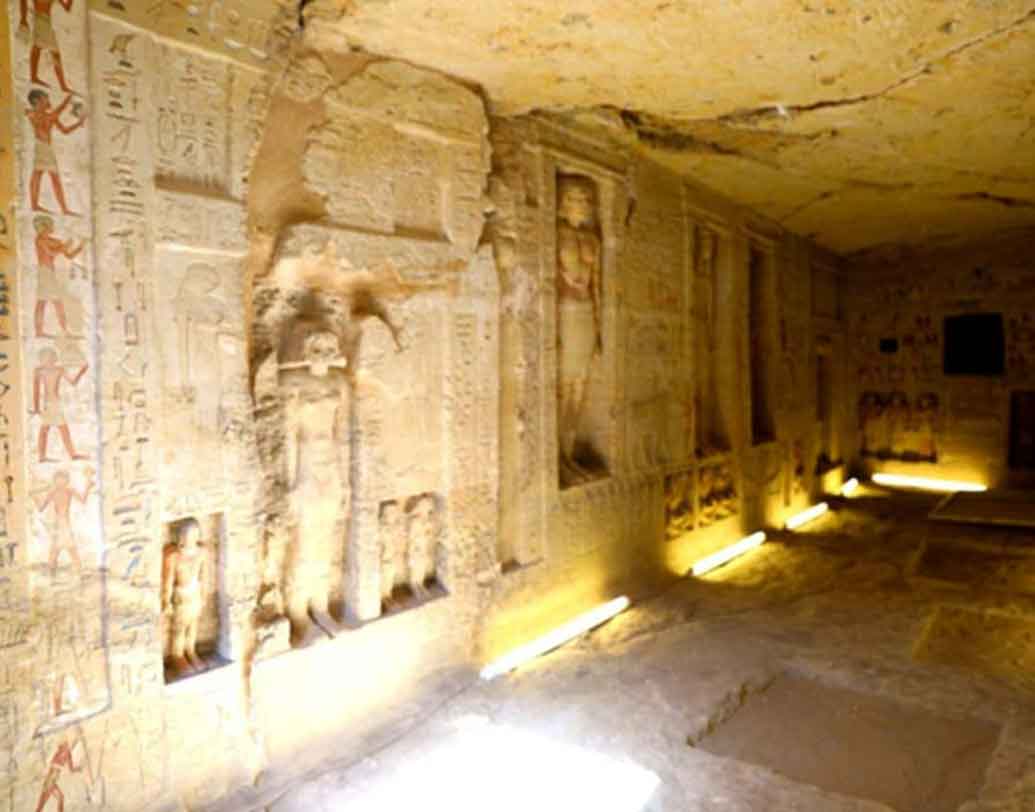 অ্যান্টনির পরাজয়ের খবর পেয়েই নাকি ক্লিওপেট্রা এই সিদ্ধান্ত নেন। এই ঘটনা নিয়ে ইতিহাসবিদরাও দুই ভাগে বিভক্ত। তাঁদের মৃতদেহের অবশেষ মিললে এই প্রশ্নের উত্তর মিলবে বলেই মনে করছেন ইতিহাসবিদরা।