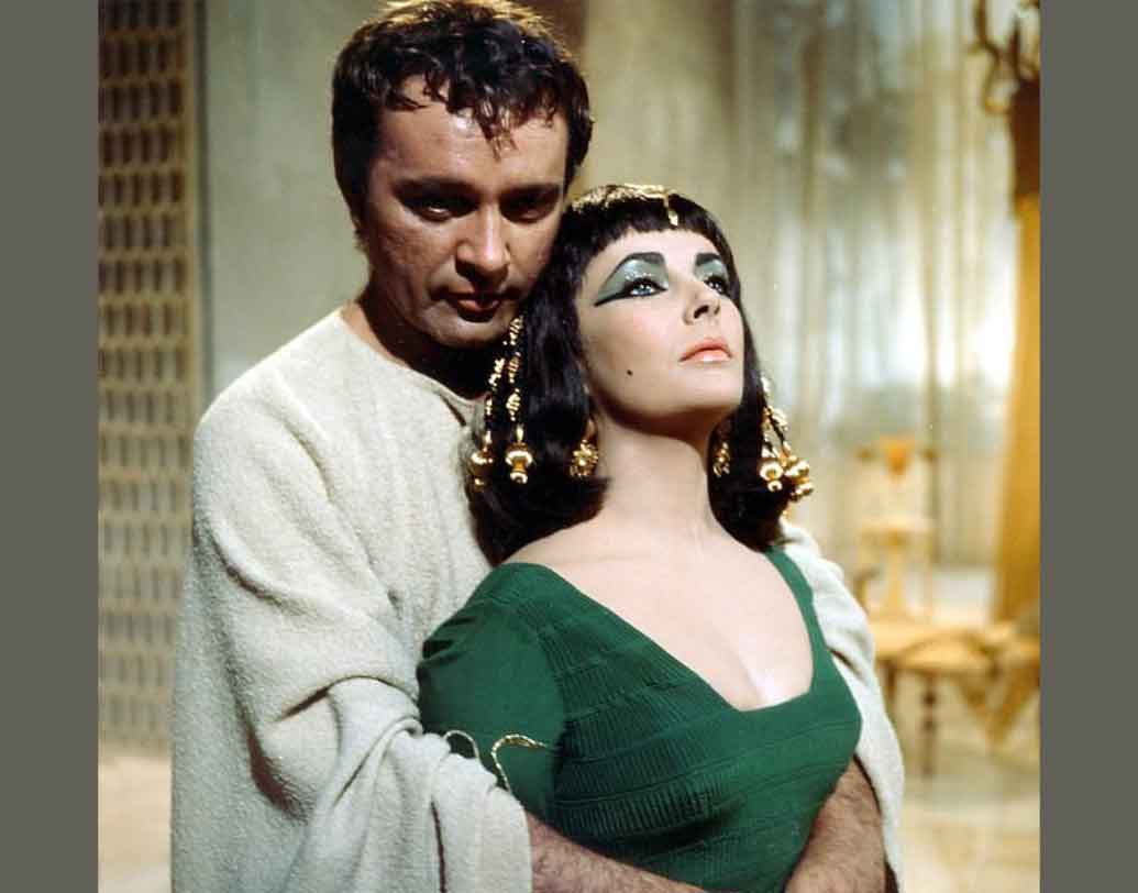 প্রভাবশালী রানি ক্লিওপেট্রার কাহিনি ও তাঁর অকালমৃত্যুর ঘটনা জনপ্রিয় কিংবদন্তিতে পরিণত হয়েছে। এ নিয়ে হলিউডের রুপোলি পর্দা থেকে শুরু করে টিভি পর্দায়ও তৈরি হয়েছে বহু সিনেমা। যদিও কোনও গবেষক সাপের কামড়ে মৃত্যুর বিষয়টি উড়িয়ে দেন। তাই এই সমাধিস্থল খননের বিষয়টি প্রকৃত ইতিহাস জানার জন্য আরও বেশি জরুরি।