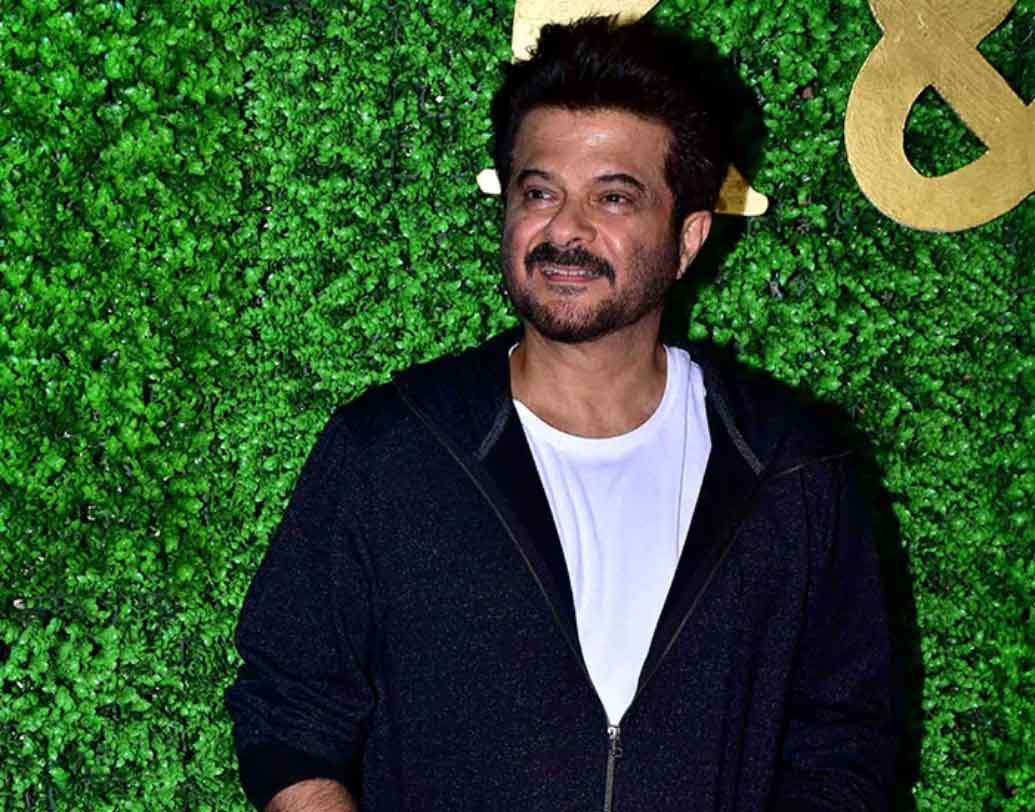 একটু রাতের দিকে এসেছিলেন অনিল কপূরও। এসেছিলেন অলকা যাজ্ঞিক।