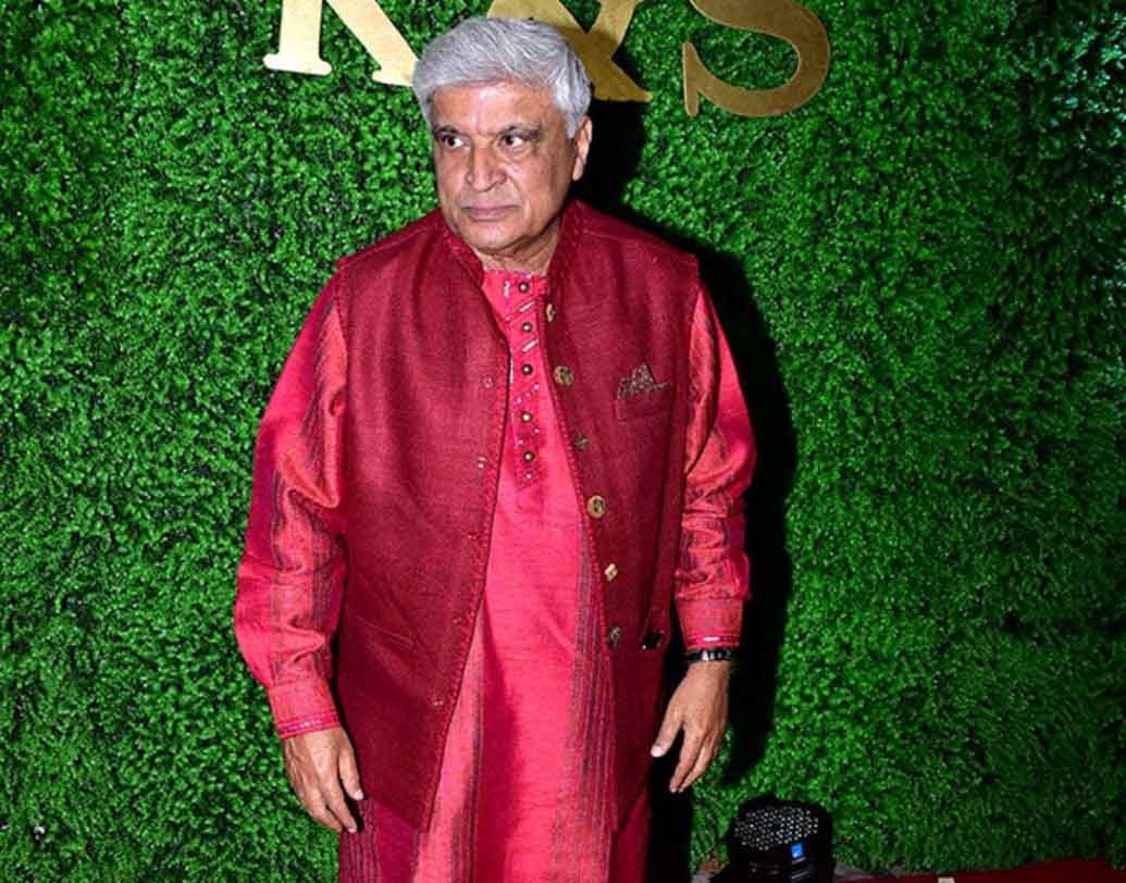 প্রখ্যাত গীতিকার জাভেদ আখতারও উপস্থিত ছিলেন এই বিয়েতে।