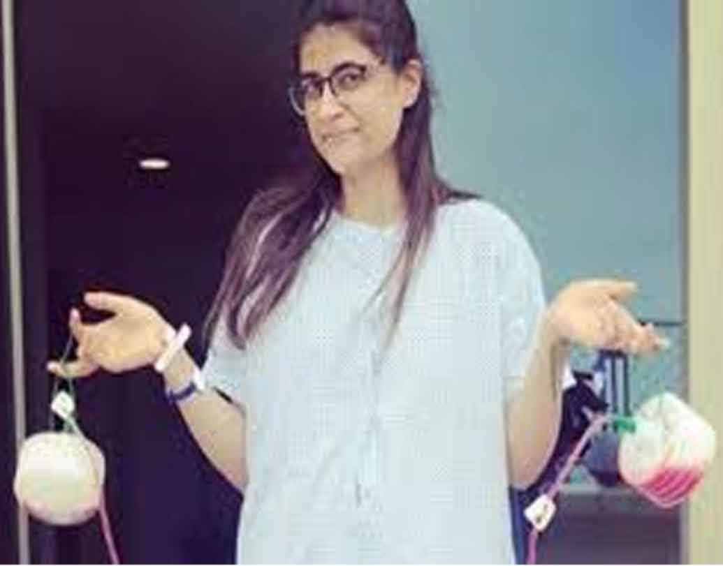 তাঁর স্টেজ জিরো স্তন ক্যানসার হয়েছিল বলে জানিয়েছিলেন তাহিরা। এ বার সেই যুদ্ধ জয়ের পর অন্য লুকসে ধরা দিলেন তিনি।