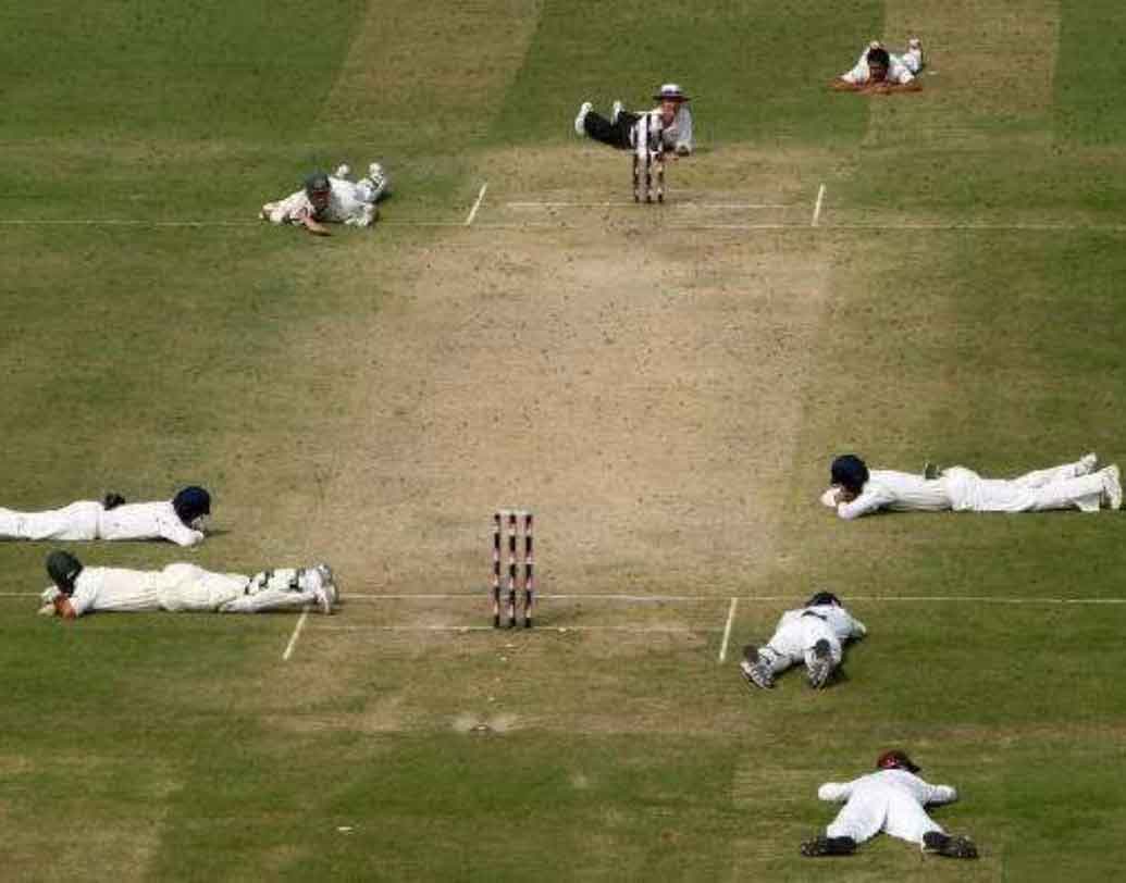 এর ২৬ বছর পর ক্যান্ডির মাঠে ফের হানা দেয় মৌমাছির দল। মৌমাছির হানা থেকে বাঁচতে মাঠে উপুড় হয়ে শুয়ে পড়েছিলেন আম্পায়ার ও ক্রিকেটাররা।  যতক্ষণ না মৌমাছির দল মাঠ থেকে বেরিয়ে যায়, ও ভাবেই মাঠে শুয়ে ছিলেন তাঁরা। আম্পায়ার মাটি থেকে উঠে দাঁড়ানোর পর ফের শুরু হয়েছিল খেলা।