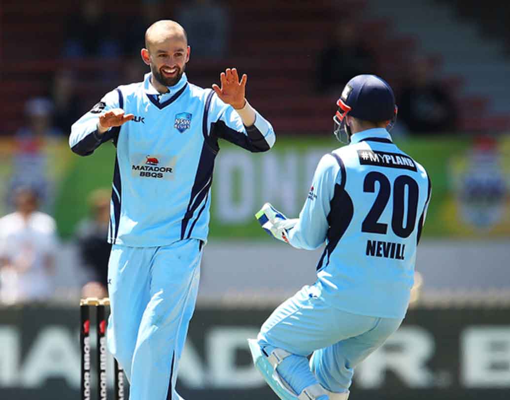 ২০১৭ সালে শেফিল্ডে নিউ সাউথ ওয়েলসের খেলা চলছিল কুইন্সল্যান্ডের সঙ্গে। নিউ সাউথ ওয়েলসের মাত্র ১৮ রান দরকার ছিল জয়ের জন্য। কিন্তু আচমকা বেজে উঠেল ফায়ার অ্যালার্ম। চলে আসে দমকল। কিন্তু এর কারণ জানলে চমকে যাবেন।