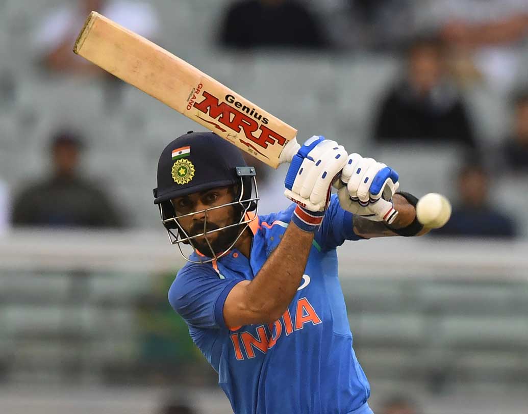 বিরাট কোহালি: ওয়ানডেতে তর্কাতিত ভাবে এই মুহূর্তে বিশ্বের সেরা ব্যাটসম্যান। আইসিসির শিরোপাও এখন তাঁর মাথায়। গত বছর বিশ্বের সব থেকে বেশি রান সংগ্রহকারীও ছিলেন। বর্তমান ভারতীয় দলটি বড্ড বেশি কোহালি নির্ভর। রান তাড়া করার ক্ষেত্রে তাঁর বিকল্প কেউ নেই।