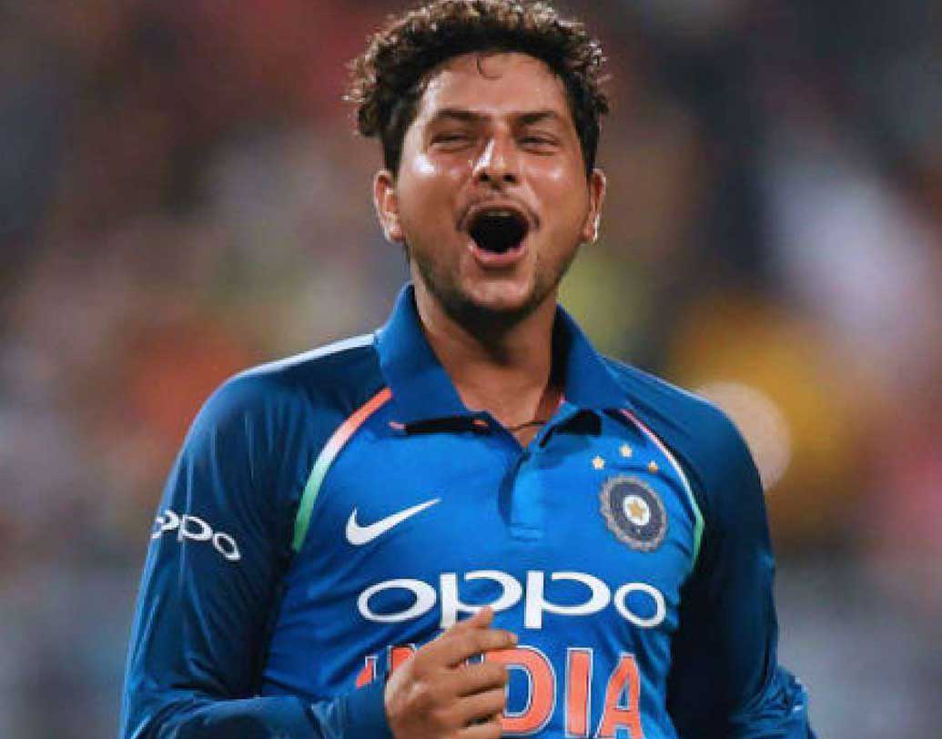 কুলদীপ যাদব: গত বছরে ৪৮ উইকেট নেওয়া এই চায়নাম্যান বোলারটি ক্রমেই পরিণত হয়ে উঠছেন। প্রথম ম্যাচে বিপজ্জনক হয় উঠতে থাকা কেন উইলিয়ামসনকে ফিরিয়ে কিউইদের আশা শেষ করে দিয়েছিলেন। কুল-চা জুটির চমক দ্বিতীয় ম্যাচে অব্যাহত থাকলে লাভ ভারতের।