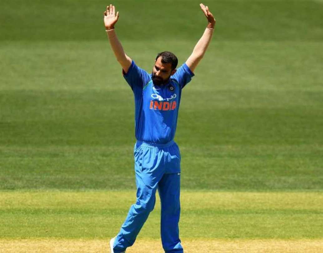 মহম্মদ শামি: মহম্মদ শামির সুইং ও গতি ভয়ঙ্কর হয়ে উঠেছিল প্রথম ম্যাচেই। ভারতীয়দের মধ্যে দ্রুততম শততম উইকেট সংগ্রহকারী শামি দ্বিতীয় ম্যাচেও নিউজিল্যান্ডকে প্রাথমিক ধাক্কা দেওয়ার জন্য অপেক্ষায় থাকবেন।