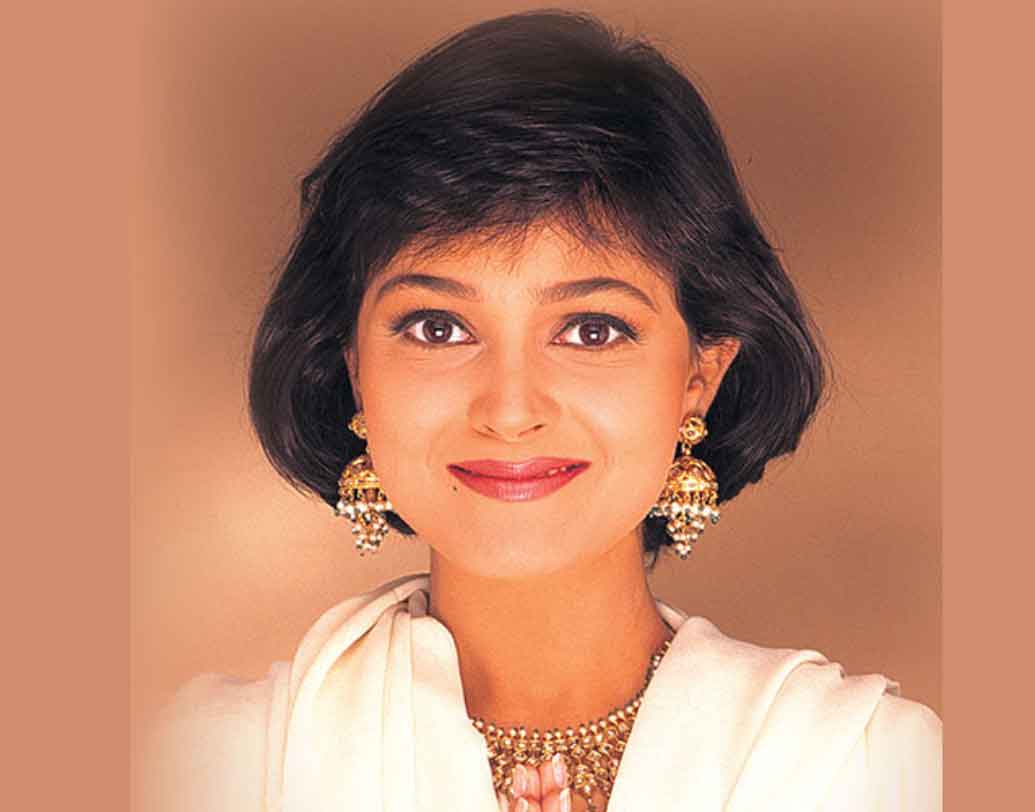 করিশ্মা কপূর থেকে স্মিতা পাটিল, দিব্যা ভারতী থেকে ঐশ্বর্যা রাই প্রত্যেকের লিপে প্লে-ব্যাক করেছিলেন যে আলিশা, তাঁকে আর দেখাই যায় না।