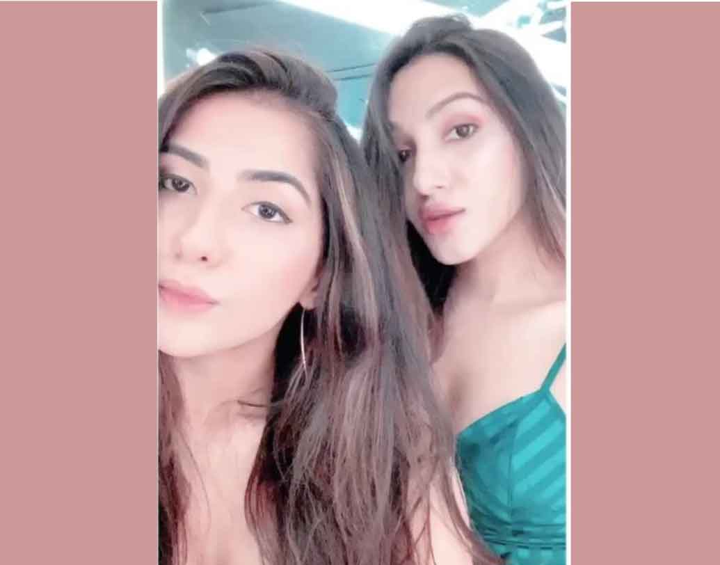 ফ্যাশনিস্তা তানিশা বন্ধুদের সঙ্গে সময় কাটাতেও বেশ ভালবাসেন। মাঝেমধ্যে ছবি পোস্ট করলেও সোশ্যাল মিডিয়ায় খুব একটা সক্রিয় নয় তানিশা। শোনা যাচ্ছে, ক্যামেরার সামনে তাঁকে দেখা যেতে পারে সামনের বছরেই।