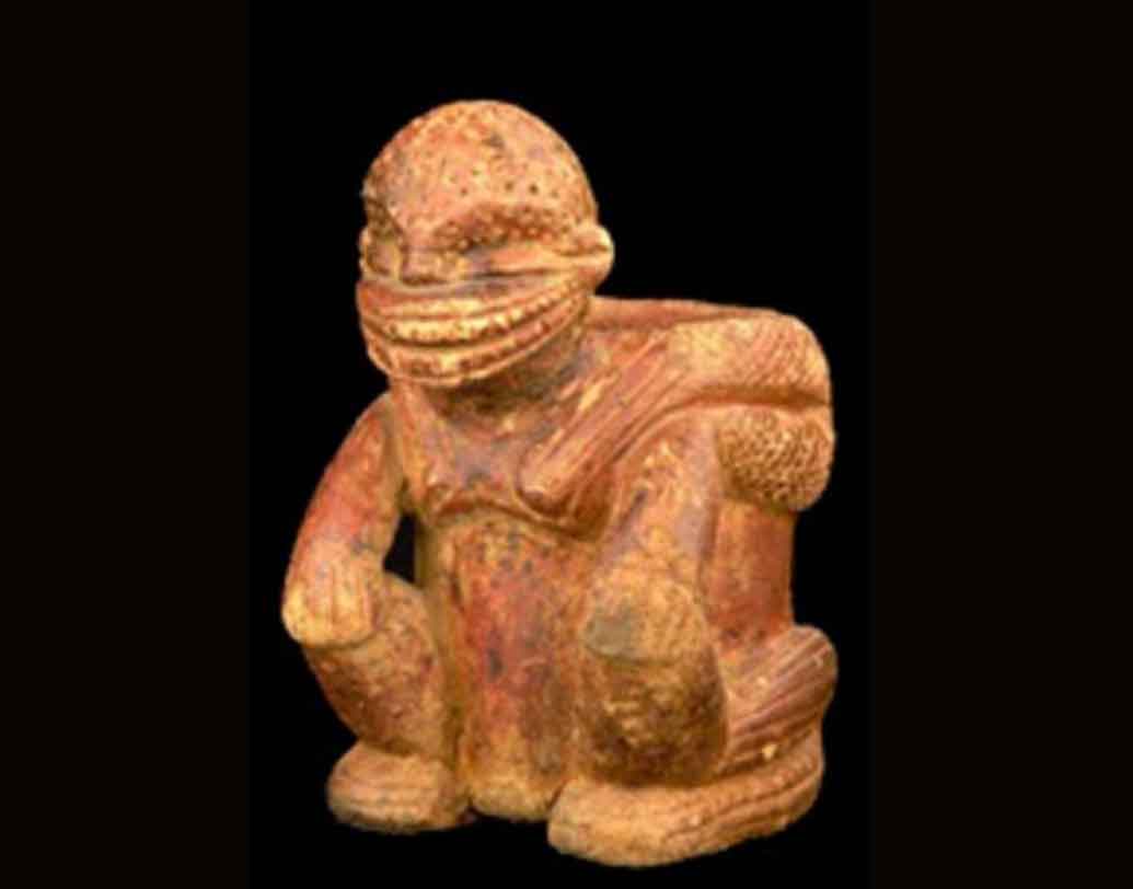 তবে স্থানীয়দের মধ্যে এই প্রত্নস্থল নিয়ে উৎসাহ রয়েছে এখনও। তাঁরাই চেষ্টা করছেন এই সংস্কৃতি বাঁচিয়ে রাখার। সম্প্রতি একটি প্রদর্শনীও করার কথা চলছে এই সোনার মুখোশ-সহ অন্যান্য সামগ্রীগুলি নিয়ে। প্রাচীন আমলের ওই সোনার মুখোশের অমূল্য বলেই দাবি করেছেন ইতিহাসবিদরা।