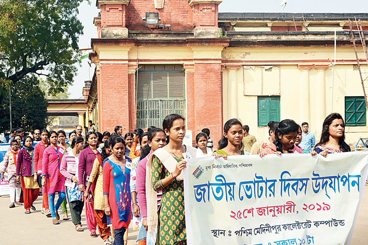 Boarders of women home are getting voter id cards on republic day