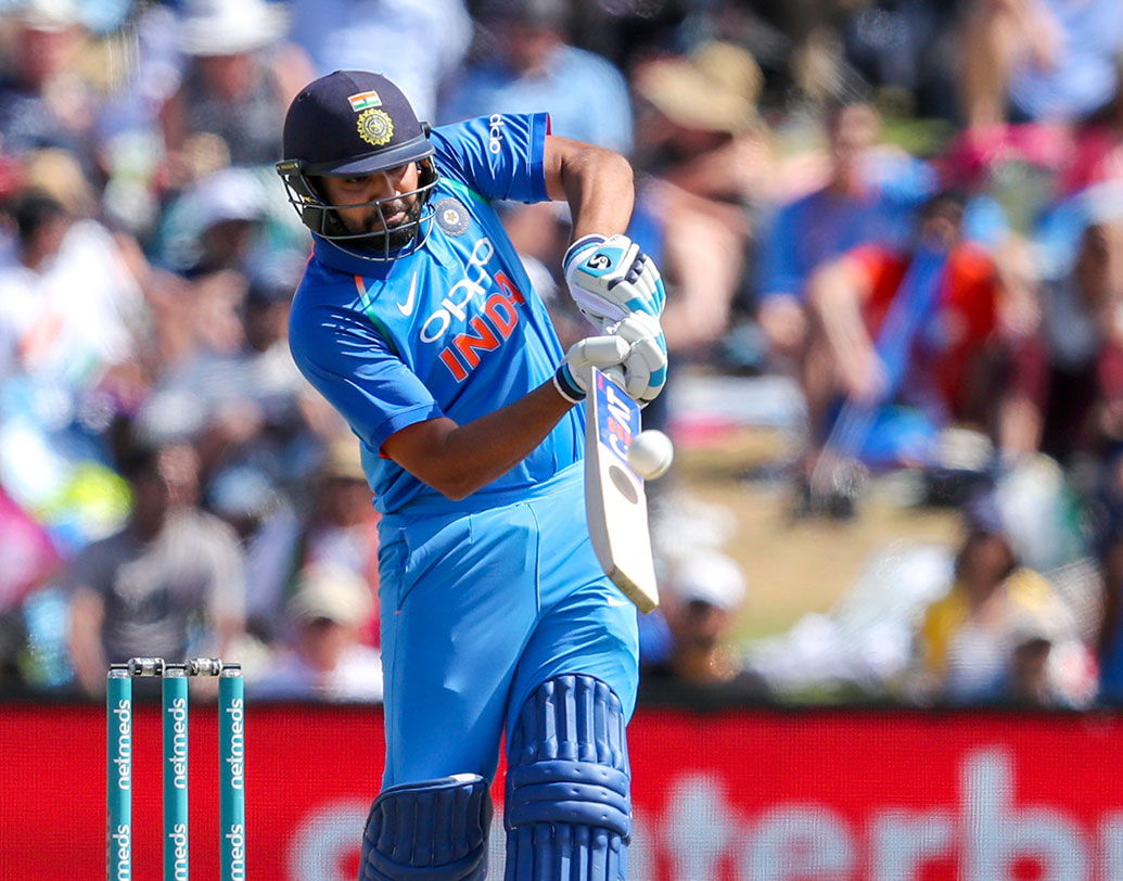 ১০ ওভার বল করে ৪৫ রানে ৪ উইকেট নেন কুলদীপ যাদব। শেষমেশ নিউজিল্যান্ডকে ৪০.২ ওভারে ২৩৪ রানে অলআউট করে ভারত। ওপেন করতে নেমে ৮৭ রানের ঝকঝকে ইনিংসের জন্য ম্যাচের সেরা ক্রিকেটার নির্বাচিত হলেন রোহিত শর্মা।