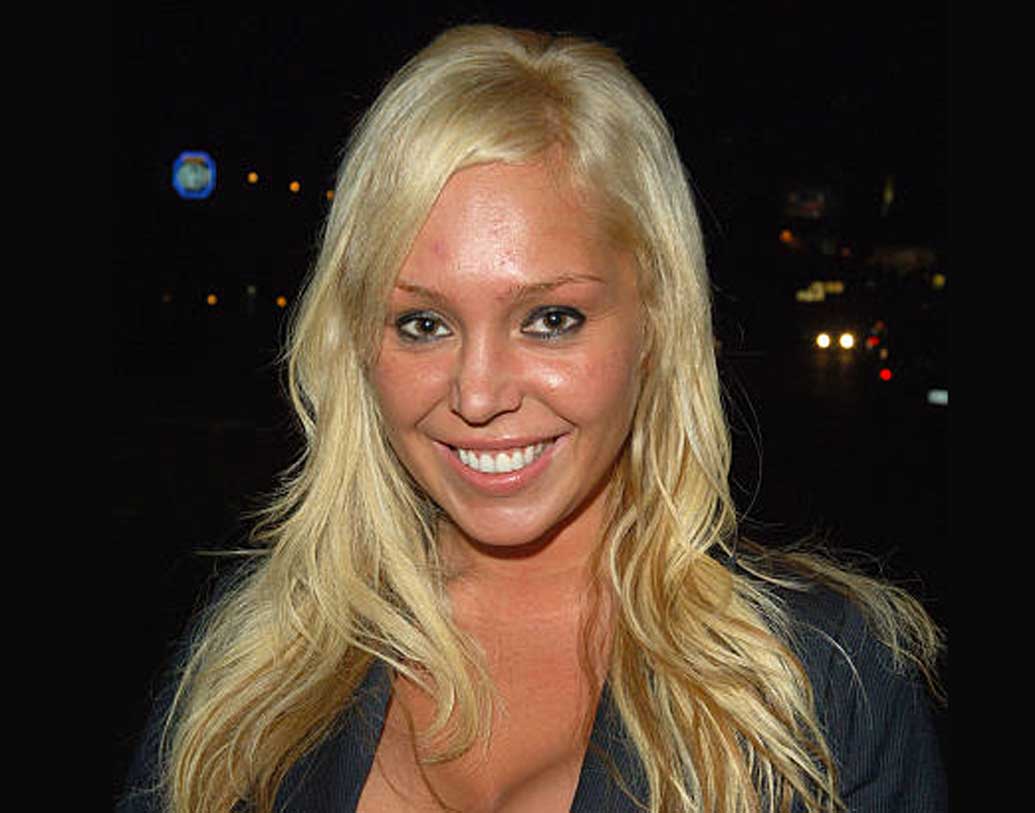 ইন্টারনেট স্ট্রিপার হিসাবে জনপ্রিয় মেরি প্রতি মাসে ভারতীয় মুদ্রায় প্রায় আড়াই কোটি টাকা রোজগার করতেন বছর ২০ আগেই।