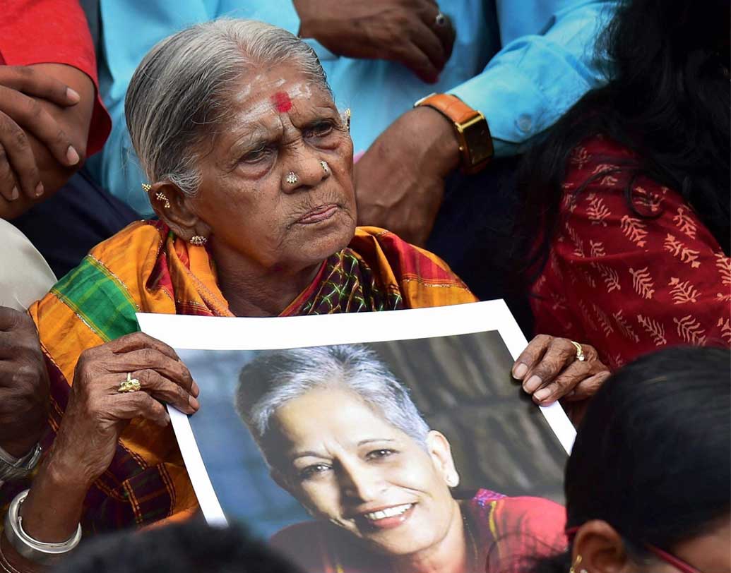 সাংবাদিক গৌরী লঙ্কেশ খুনের প্রতিবাদ সভাতেও থিম্মাকাকে দেখা গিয়েছে সম্প্রতি।