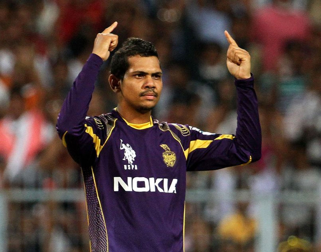 সুনীল নারিন: ওয়েস্ট ইন্ডিজের এই স্পিনারটি কেকেআর-এর বড় সম্পদ। বলের পাশাপাশি ব্যাট হাতেও কার্যকর ভূমিকা নিতে দেখা যায় তাঁকে। গত বার ১৬টি ম্যাচে ৩৫৭ রানে করেছিলেন, নিয়েছিলেন ১৭টি উইকেট।