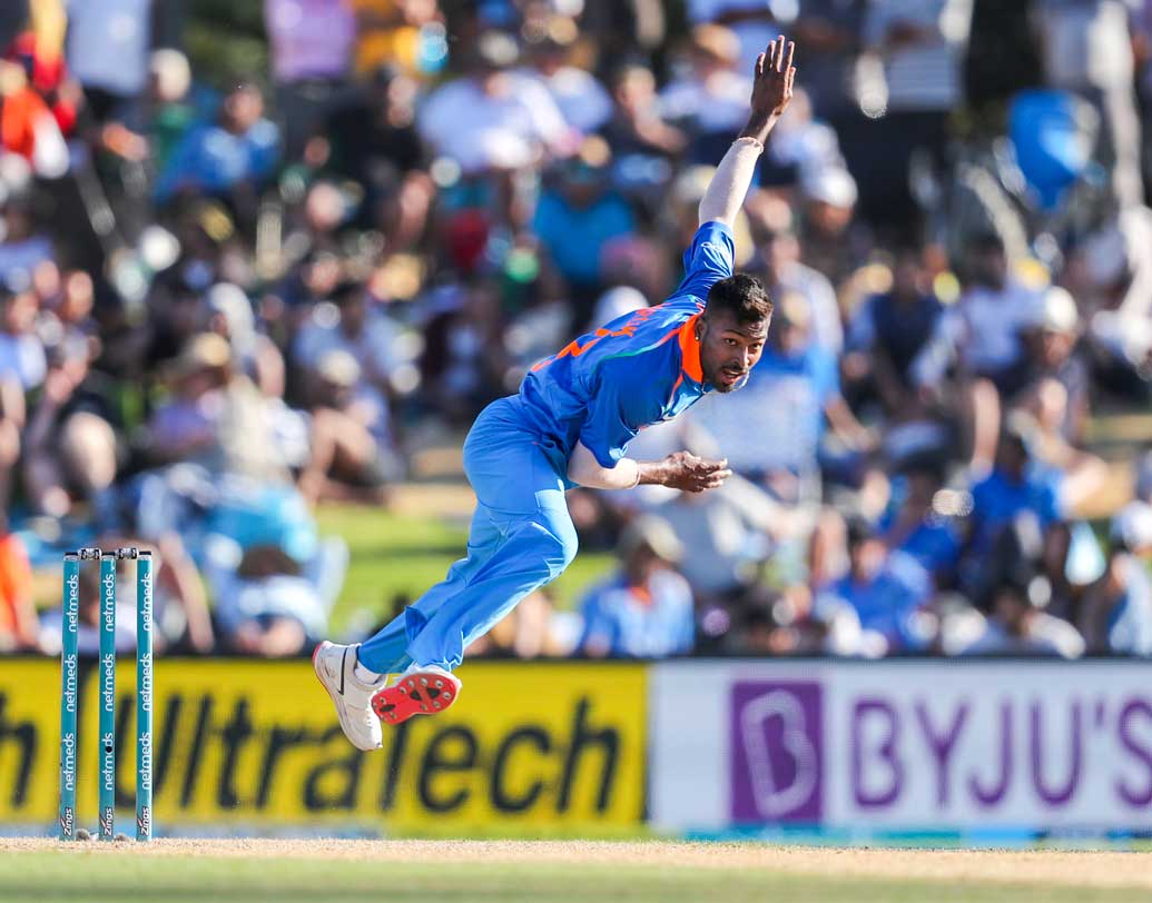 সব বিতর্ক সরিয়ে, জেটল্যাগের তোয়াক্কা না করে ম্যাচে ফিরলেন হার্দিক পাণ্ড্য। অন্যদিকে নিউজিল্যান্ডের ব্রেসওয়েল-ফার্গুসনরা ভারতীয় ব্যাটিং লাইন আপকে ভয় দেখাতেই পারলেন না।