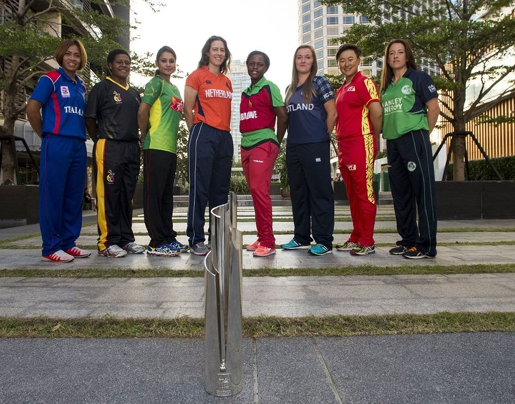 ৫ মার্চ হবে সেমিফাইনাল। ৮ মার্চ হবে মহিলা বিশ্বকাপের ফাইনাল খেলা। আন্তর্জাতিক নারী দিবসকে মাথায় রেখেই এই দিন ম্যাচের ভাবনা।