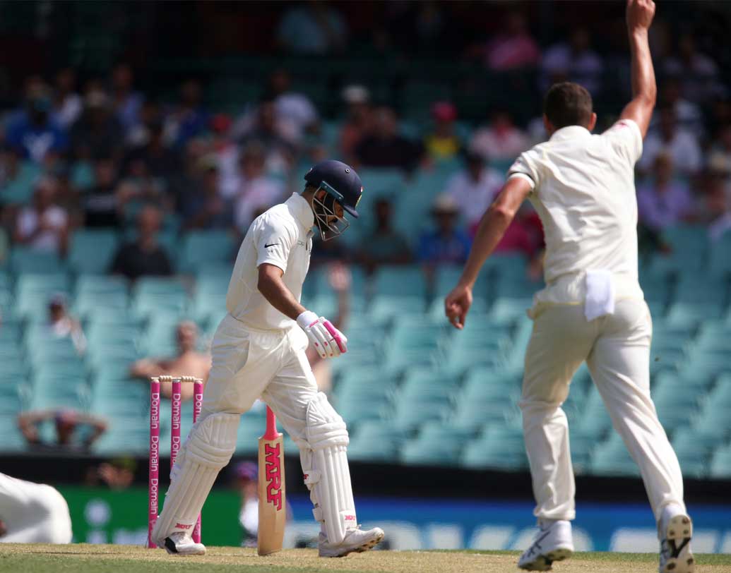 তৃতীয় উইকেটে বিরাট কোহালির সঙ্গে ৫৪ রান যোগ করেন পূজারা।। হেজলেউডের বলে উইকেটকিপার টিম পেনকে ক্যাচ দিয়ে ফেরেন ভারত অধিনায়ক। করেন ২৩। বড় রানের সুযোগ নষ্ট করলেন তিনিও।