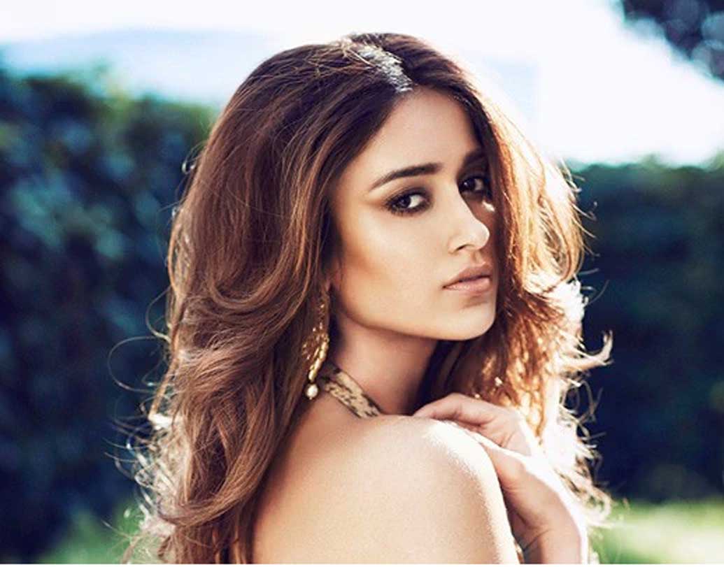 ইলিয়ানা ডি ক্রুজ: শেষবারের মতো ‘রেইড’ ছবিতে দেখা গিয়েছে ইলিয়ানা ডি ক্রুজকে। ছবিটিও হিট হয়। তবে ২০১৯ সালে তাঁর কোনও ছবি বলিউডে মুক্তি পাচ্ছে না।