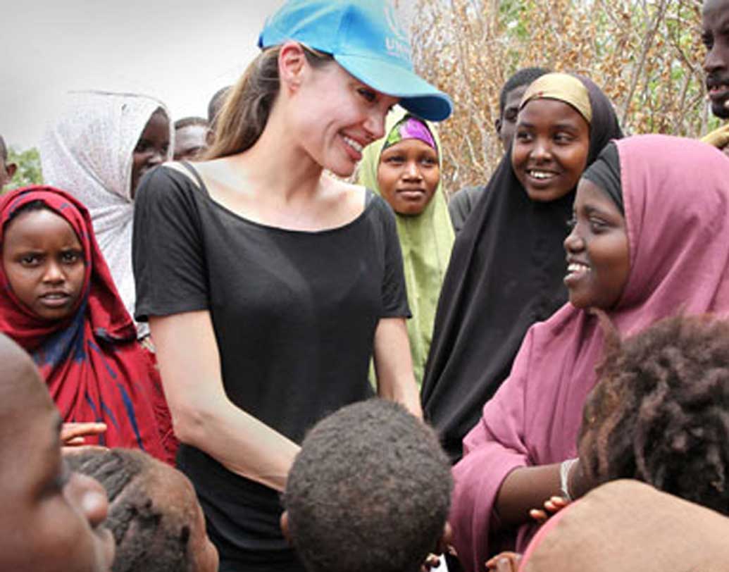 অ্যাঞ্জেলিনা জোলিও একবার ইথিওপিয়ায় একটি ছবি প্রযোজনা করতে চেয়েছিলেন। কিশোরী মেয়েদের আইনি নিরাপত্তার অভাব সংক্রান্ত একটি গল্প নিয়েই এই ছবি তৈরি হওয়ার কথা।